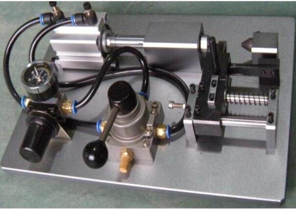 端子自動壓合工裝