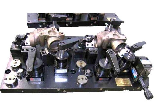 自動攻牙機工裝