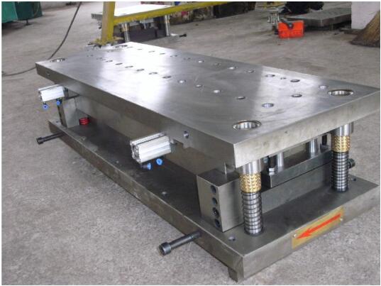 機(jī)箱電源外殼成型模